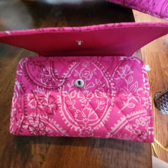 Vera Bradley Stamped Paisley Euro Wallet NWT - Picture 5 of 5